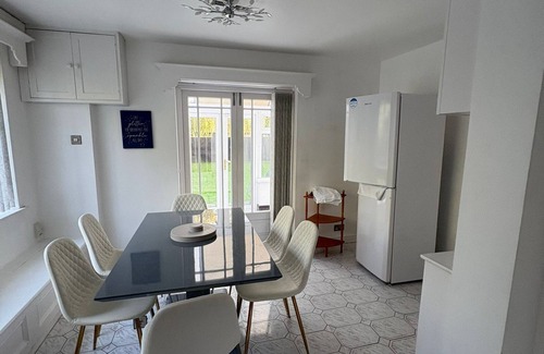Birmingham Maison | Large 8 Bedroom House in Edgbaston