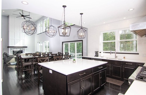 Mauston Maison | Large 8 bedroom multi-family retreat on Castle Rock Lake near WI Dells