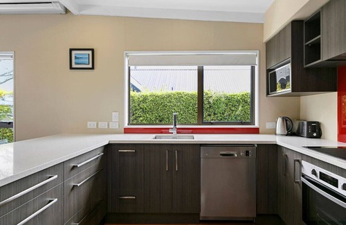 Richmond Heights Maison | Spacious Family Retreat in Taupo