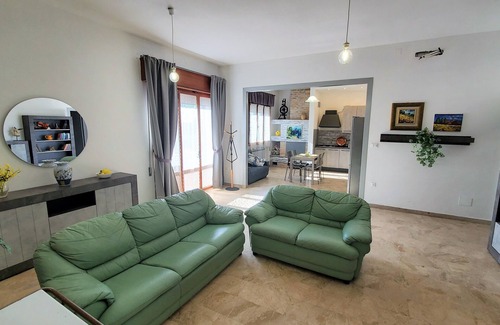 Adria Appartement | LARGE ACCOMODATION WITH INTERNAL PARKING