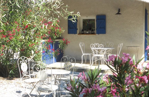 Carcassonne Villa | Grande villa climatisée dans jardin arboré, piscine