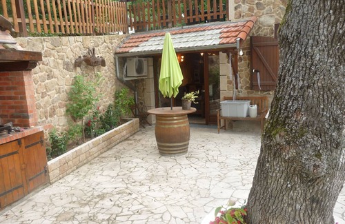 Les Sept Chemins Appartement | Grand Studio 36 m2 Climatisé a la Campagne avec piscine (4 personnes )
