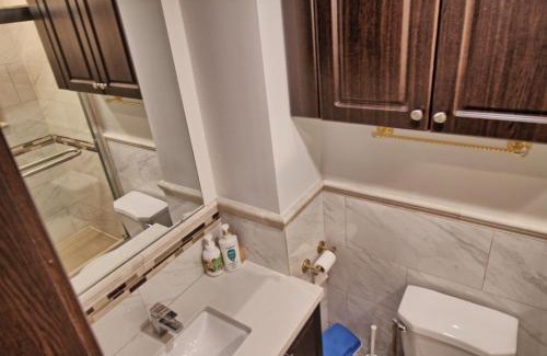 Thornhill Maison | Large and beautiful master room with private bathroom