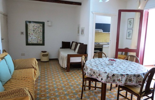 Cala Bitta Appartement | Grand et confortable appartement de trois pièces dans une résidence avec piscine, Costa Smeralda
