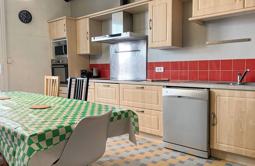 Cholet Appartement | Large apartment 155m2, 10 pers. max, hypercentre Cholet, 25min Puy-du-Fou