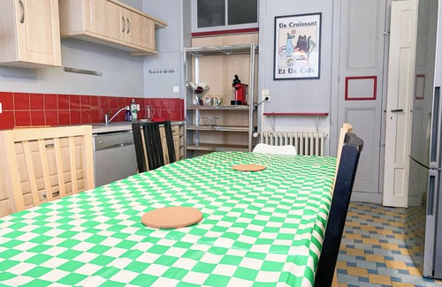Cholet Appartement | Large apartment 155m2, 10 pers. max, hypercentre Cholet, 25min Puy-du-Fou
