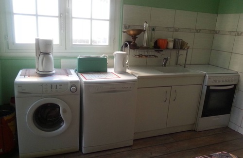 Dole Appartement | Grand appartement plein centre ville, calme, confortable, thé, café offerts