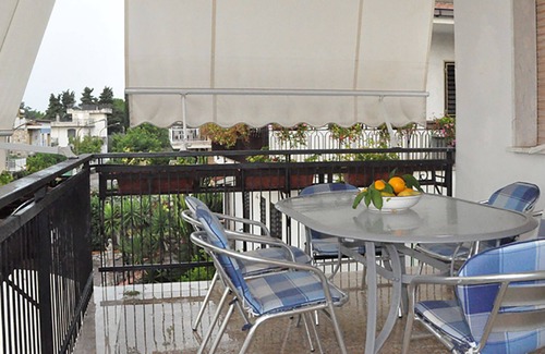 Gianola Appartement | grand appartement dans Villa Fiorita au 2ème étage pour 6-8 personnes. 10min à pied de la mer
