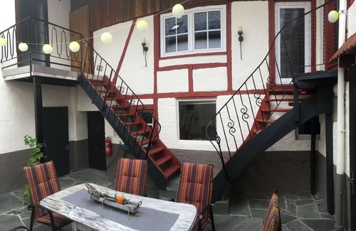 Birresborn Appartement | Grand appartement pour 10 personnes, avec sauna, sur la piste cyclable Kylltal