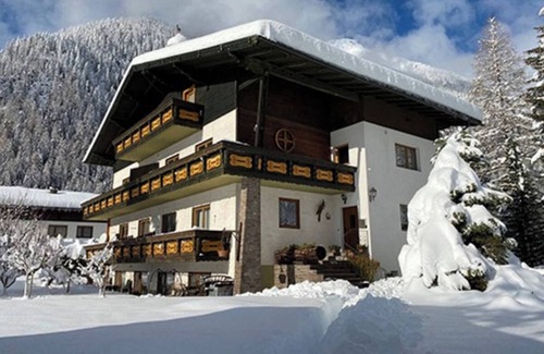 Mallnitz Appartement | Large apartment in 70s style Mallnitz Austria