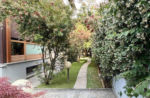 Maggiolina Appartement | Large apartment in villa, two bathrooms, private garden- central area of Milan
