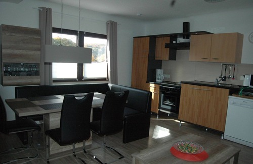 Mettlach Appartement | Grand appartement directement sur la forêt, idéal pour les randonneurs et les motards