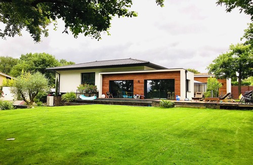 Seilh Villa | Large architect-designed villa Toulouse Ouest