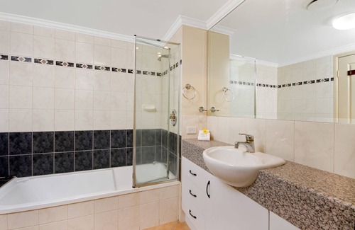 Yorkeys Knob Appartement | Large Beachfront Apartment