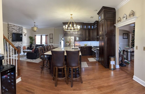 Southaven Maison | Large, beautiful family retreat - country setting, 15 minutes from Graceland!