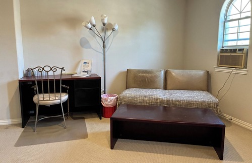 Lower Greenville Maison | Large Bedroom & Bath on trendy Lowest Greenville