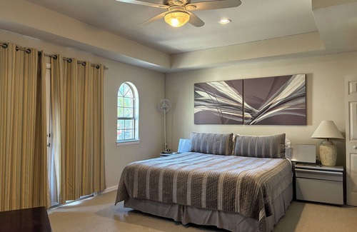 Lower Greenville Maison | Large Bedroom & Bath on trendy Lowest Greenville