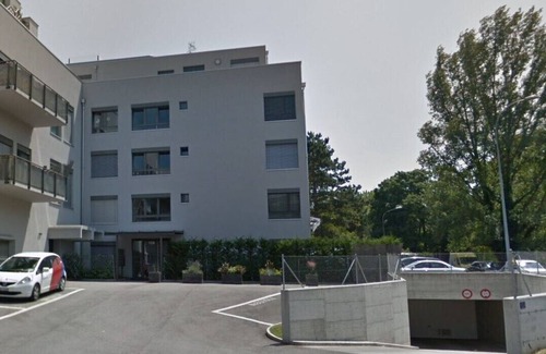 Vernier Appartement | Large, bright, modern studio in Geneva, close to transport and amenities.