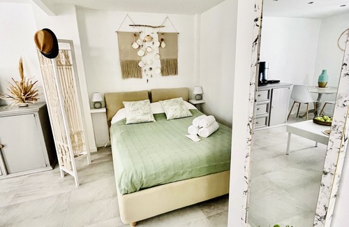 Le Piol Appartement | Grand studio lumineux avec terrasse dans le coeur de Nice