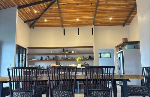 Arenal Villa | Grande villa confortable pour la meilleure expérience sur le lac Arenal