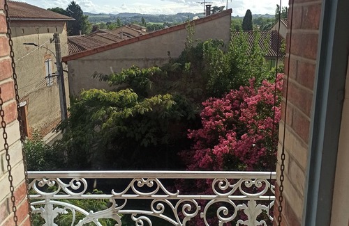 Montesquieu-Volvestre Maison | Grande maison de charme, calme avec jardin