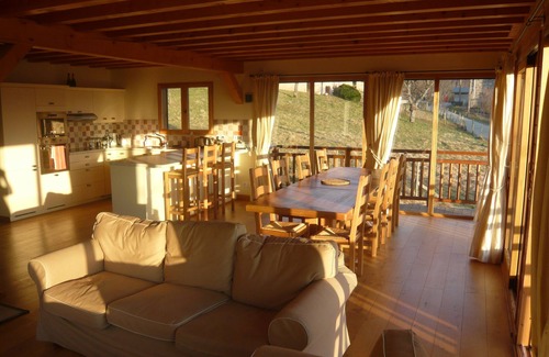 Bonvillaret Chalet De Ski | Grand chalet aux vues spectaculaires, idéal pour des vacances d'été ou d'hiver.