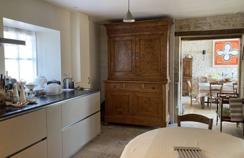 Germond-Rouvre Maison | large charming house & garden, secured pool, 5 bedrooms, Niort countryside (79)