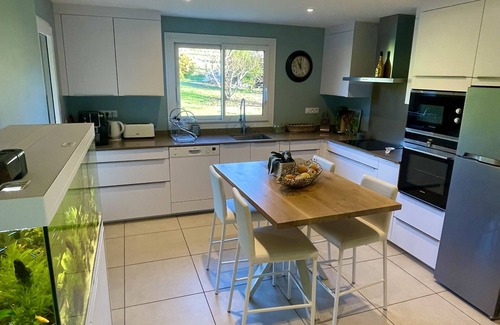 Casteljaloux Villa | Au coeur du Sud Ouest 1,3Km du centre du village et commerces, piscine wifi TV