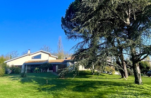 Casteljaloux Villa | Au coeur du Sud Ouest 1,3Km du centre du village et commerces, piscine wifi TV