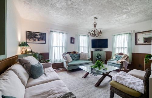 Brunswick Maison | Large Colonial 20 Min from Beach