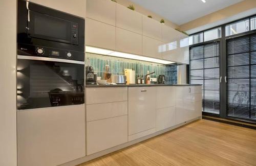 Mitte Appartement | Large, comfortable and luxurious flat in Berlin Center, Prenzlauer Berg