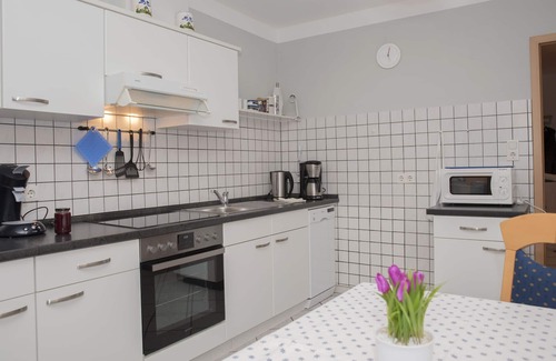 Polle Appartement | Grand calme et confortable appartement 4 étoiles dans la station thermale Polle rivière Weser