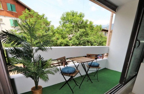 Albertville Copropriété | Grand T2 tout confort, déco moderne et lumineux, avec terrasse proche gare