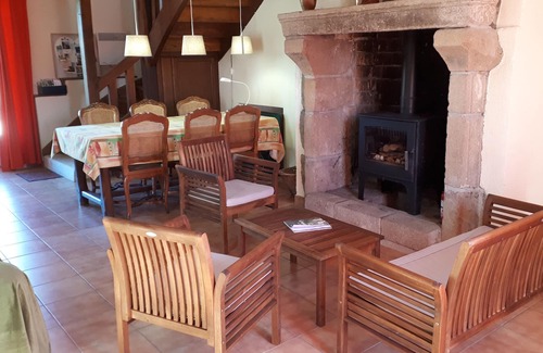 Vigoux Cottage | 15 chambres, piscine, grande halle couverte