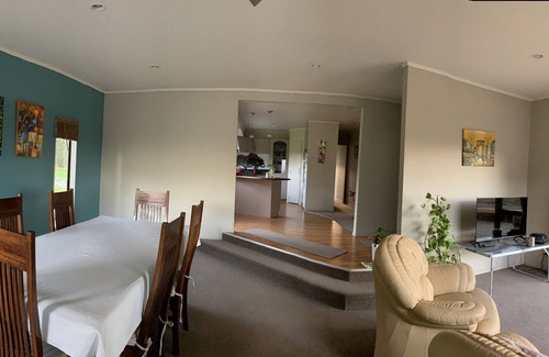 Katikati Maison | Large country house on orchard close to hot pools; bush walks and Waihi beach.