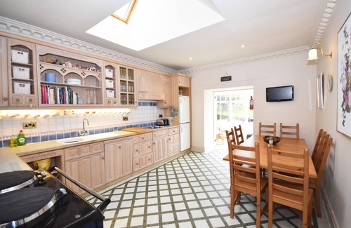 Falkland Maison | Grande maison de campagne pour 14 personnes et chalet Steading 6, 20 personnes combinées.