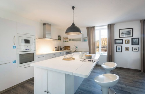 Madranges Maison | Grande maison de campagne avec SPA accessible aux personnes handicapées