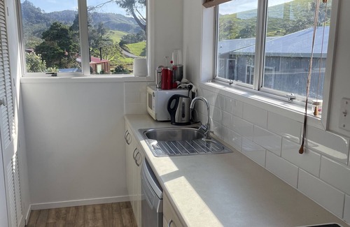 Whangapoua Maison | Large Cozy Kiwi Bach - 1 minute walk to one of New Zealand’s best beaches