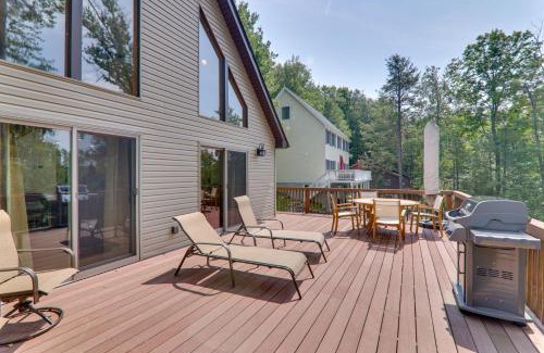 Lake Ariel Maison | Large Deck and Resort Amenities Lake Ariel Retreat