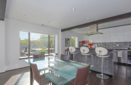 Camas Appartement | Large Eclectic 1 Br Above Restaurant 15min To Pdx