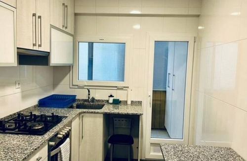 El Port Appartement | Large Apartment Near Fira and City Center