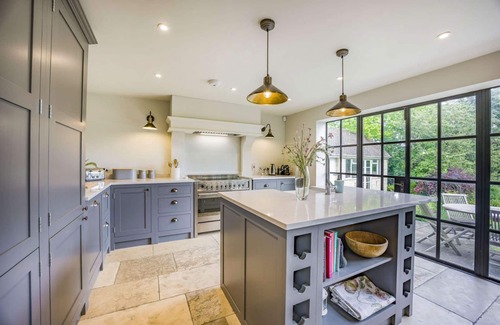 Longborough Cottage | Large family friendly holiday home in the Cotswolds - Willows House