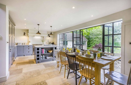 Longborough Cottage | Large family friendly holiday home in the Cotswolds - Willows House