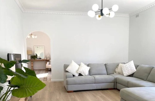 Essendon North Maison | Large Family Home With Large Backyard