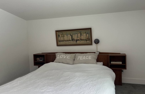 Southeast Kelowna Maison | Large family home on 2.5 acres on Mission Creek w/pool.