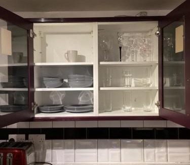 River Maison | Large Family Home, Pet Friendly, 4 Bed 2 Bath House, Sleeps 10, Free Wi-Fi, Free Parking