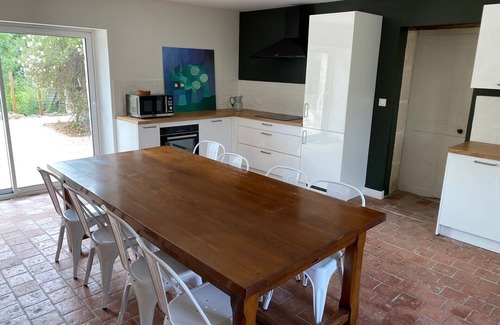 Lucon Maison | Large family home with swimming pool, sleeps 14 to 17, near Vendée beaches