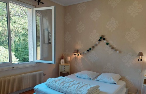 Ney Maison | Large family house sleeping 8/10 with swimming pool