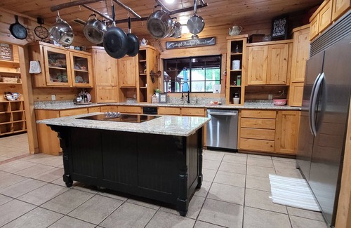 Canton Maison | Belle maison de journal niché dans les bois de Canton, Texas - 20 personnes +