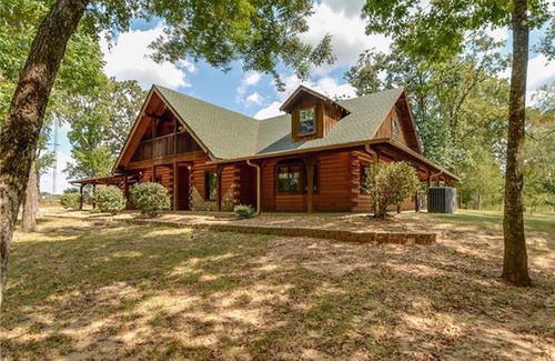 Canton Maison | Belle maison de journal niché dans les bois de Canton, Texas - 20 personnes +